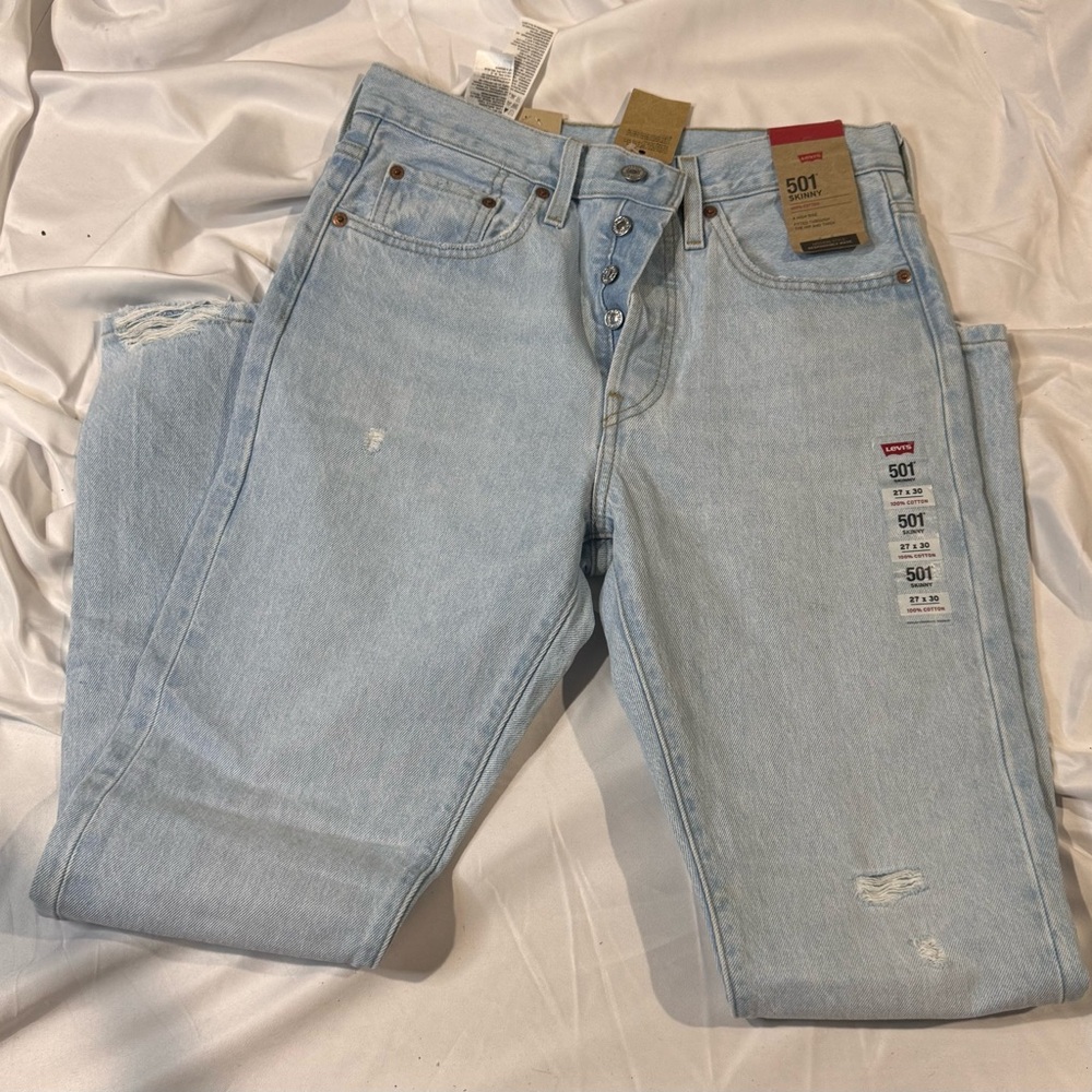 Levi's Women's Light Wash Straight Leg Jeans